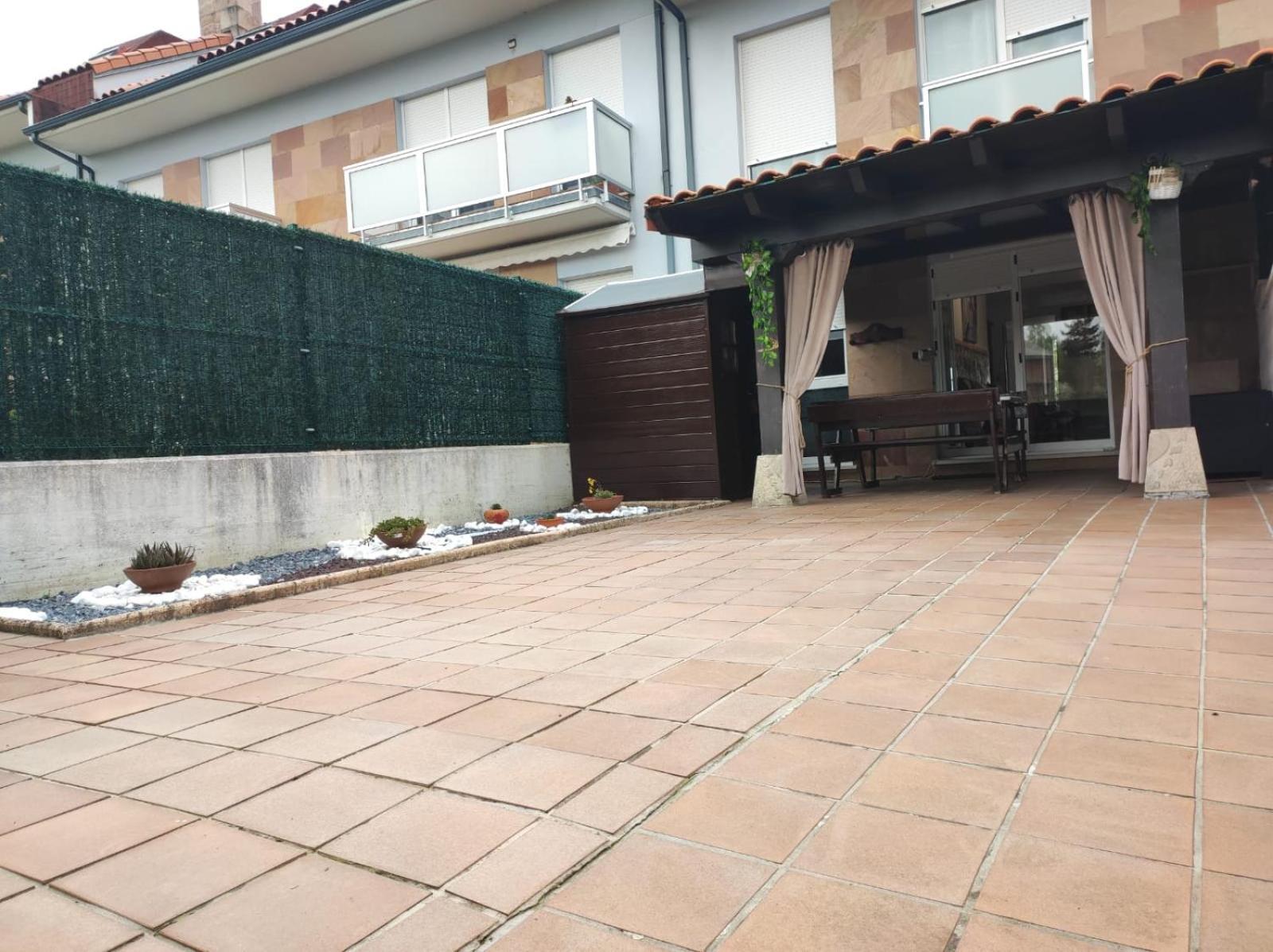 Chalet Bajo Con Jardin, Patio, Cenador Y Barbacoa. Viveda 外观 照片